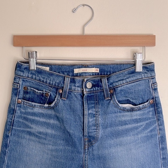 Levi’s Wedgie Button Fly Distressed Denim Jeans - Picture 6 of 13